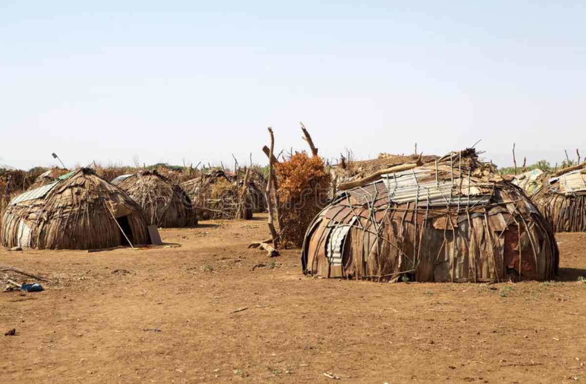 Alcuni degli "alloggi" in Africa.