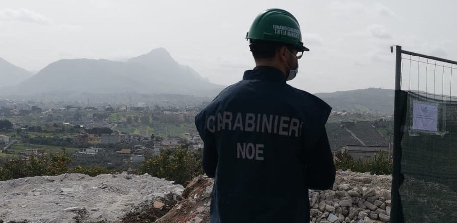 carabinieri traffico rifiuti gela