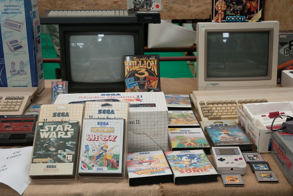 retrogaming consolle videogiochi cartucce cassette computer