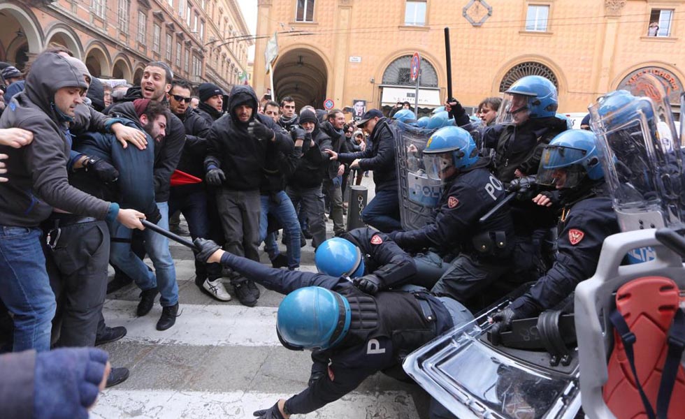 manifestazione CasaPound Bologna