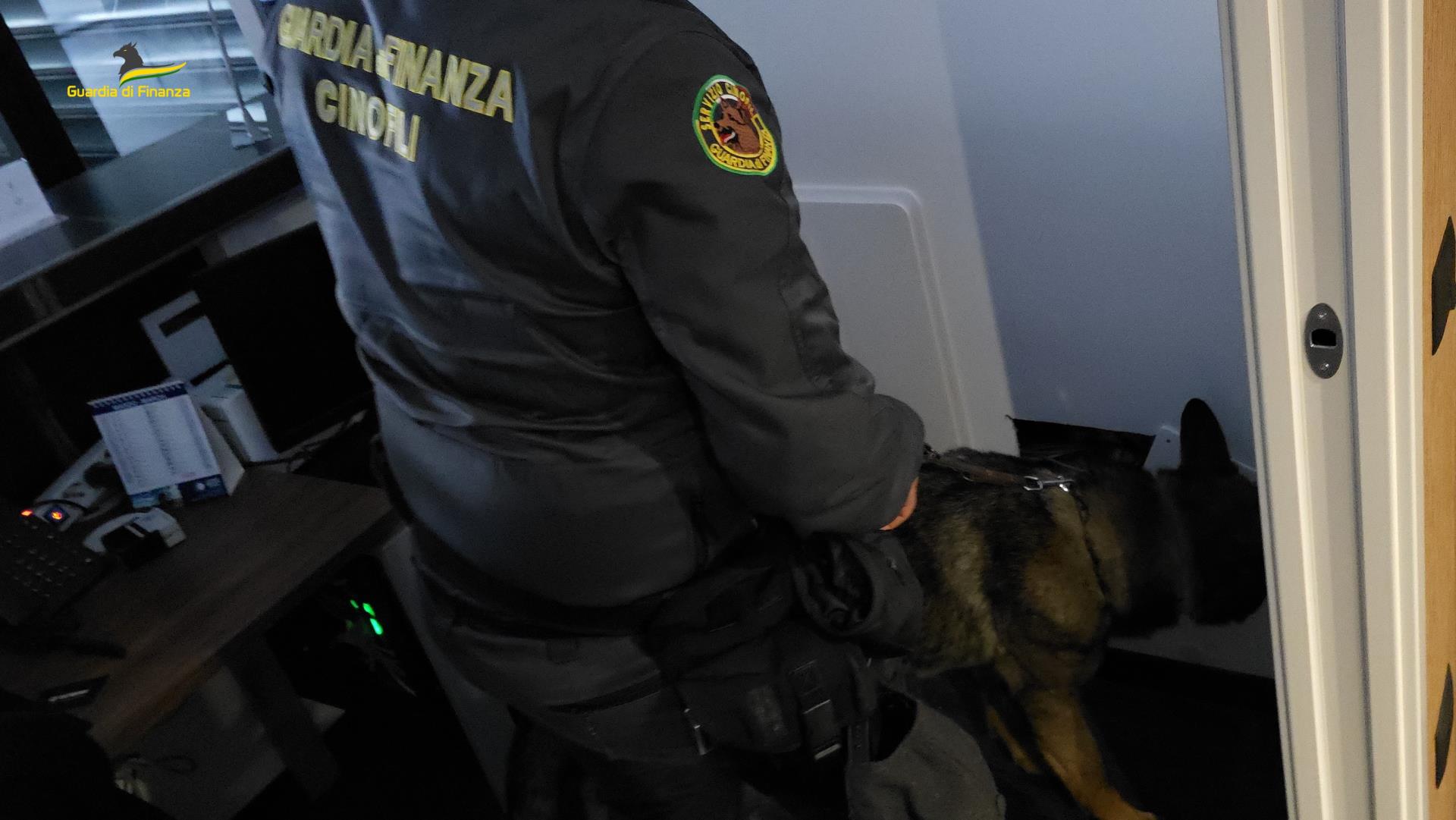 Siracusa, sequestrati oltre 150mila prodotti da fumo illegali