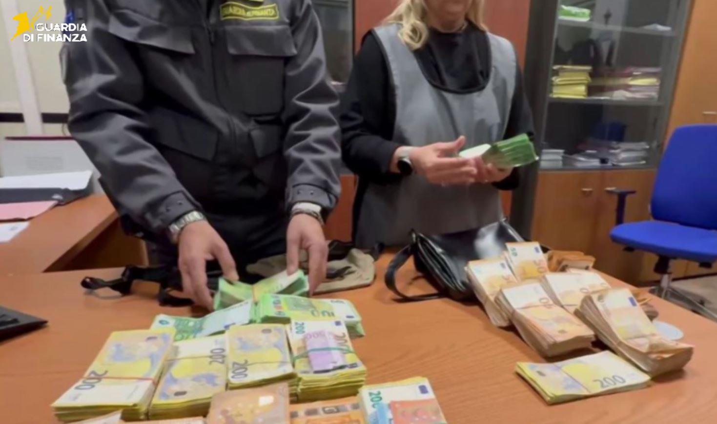 sequestro contanti bari