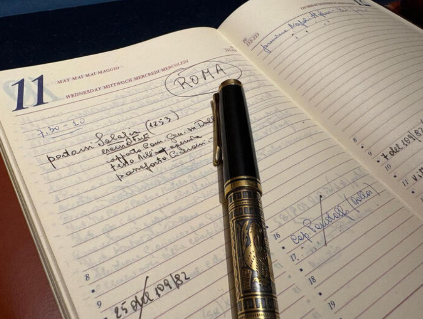 Agenda e penna di Giovanni Falcone museo del presente