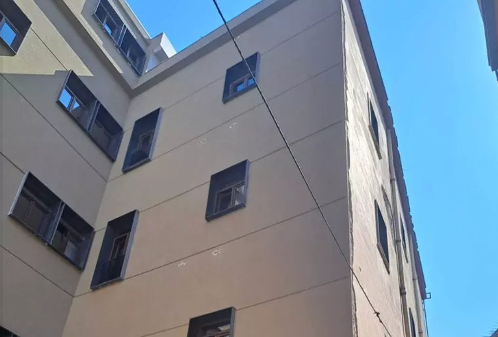 albergo sequestrato Napoli hotel