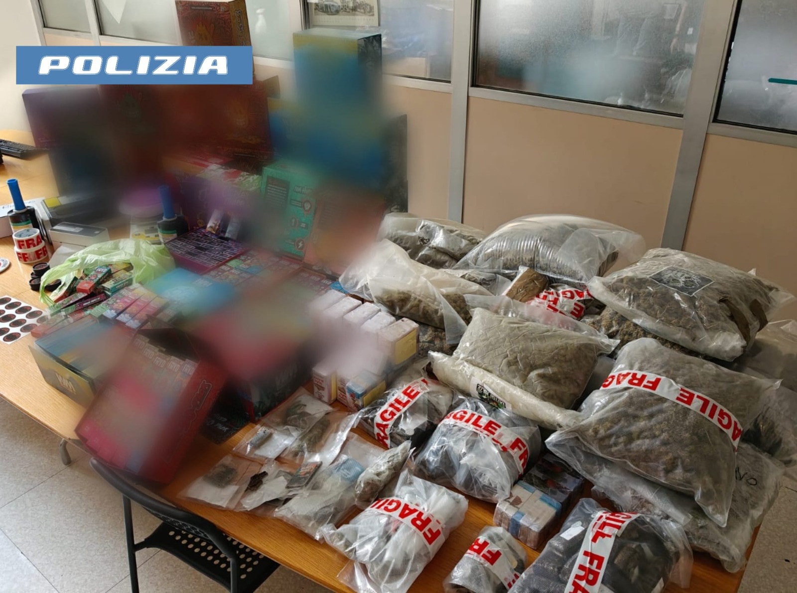 Polizia di Stato maxi blitz ieri contro la criminalità giovanile di tutta Italia