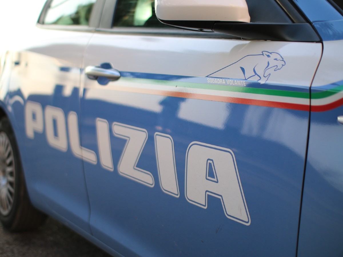 Verona, maxi controlli per oltre 100 persone identificate e doga sequestrata