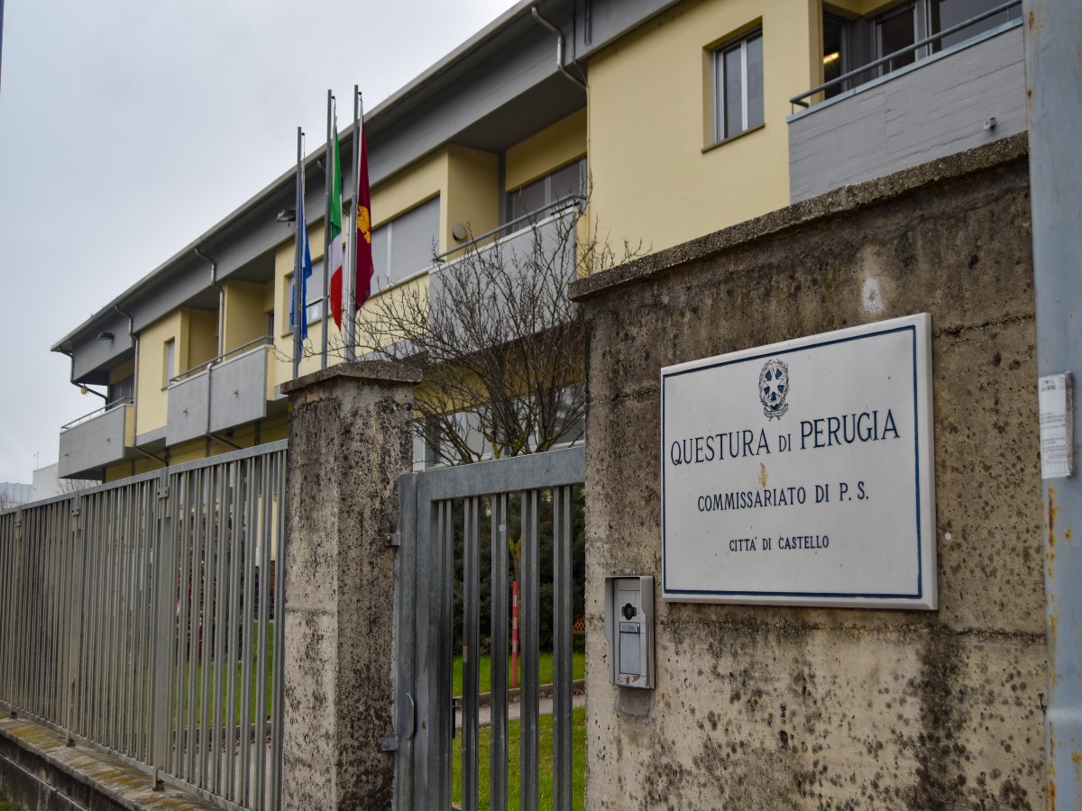 La polizia di Stato denuncia un 22enne per truffe online