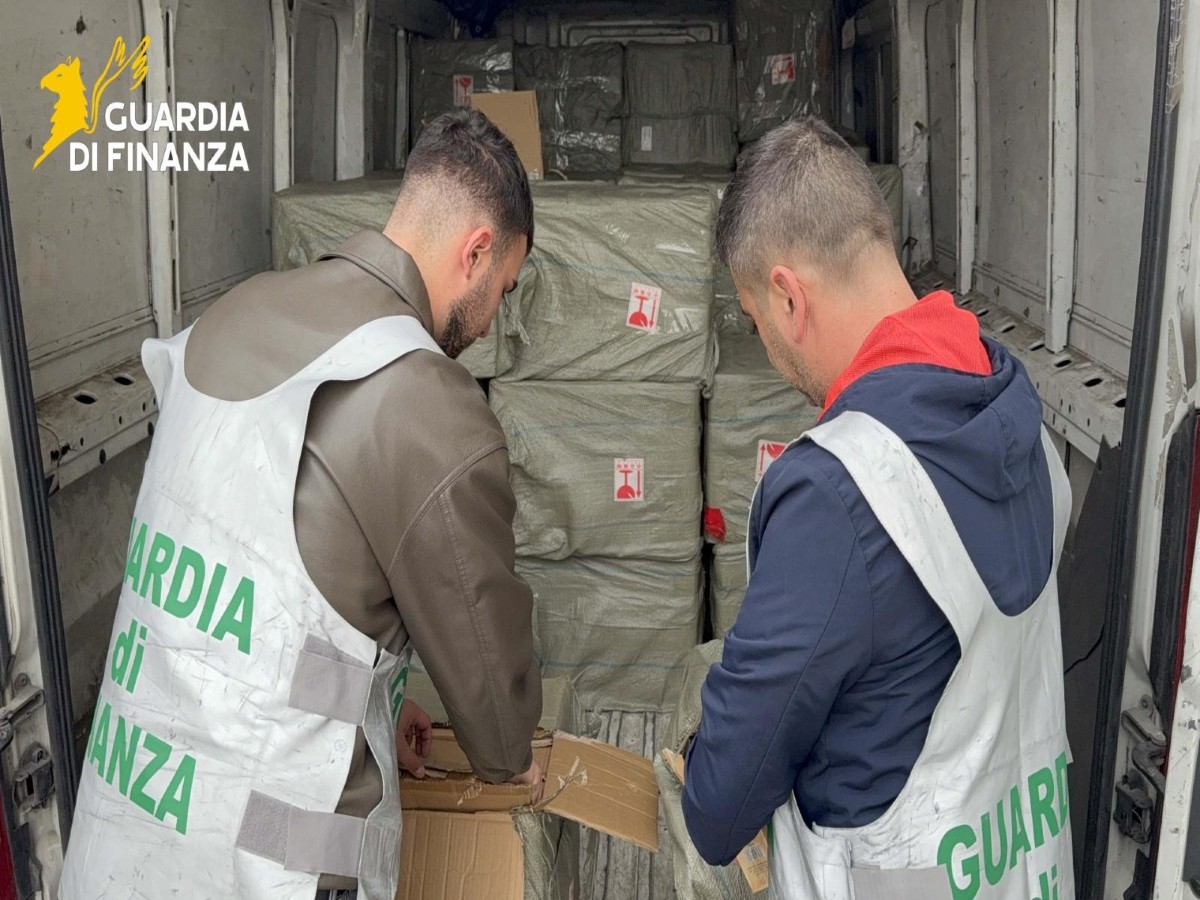 Sequestrati 38000 prodotti contraffatti e 100000 pericolosi